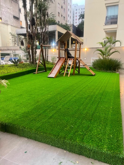Área de convivência de condomínio na Zona Sul de São Paulo com grama Soft 30 mm